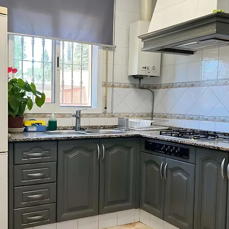 Dom wakacyjny Piscina Privada Cerca Del Mar Solo Familia